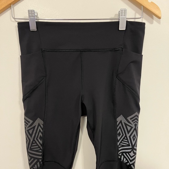 Lululemon Stash It Crop Black 6 - Picture 12 of 16